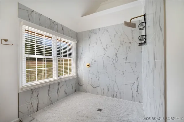 $1,629,000 | 5488 Pebble Lane, Osage Beach, MO 65065