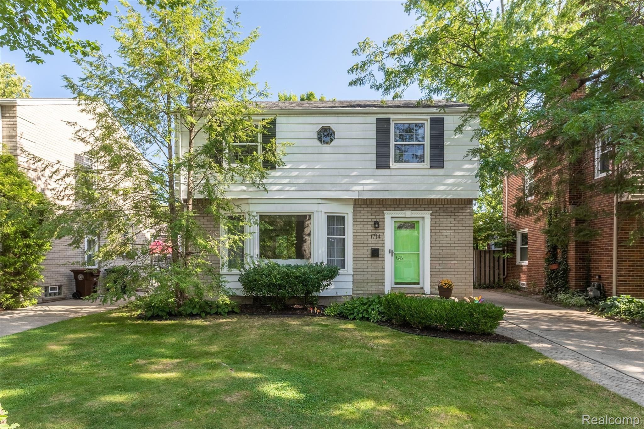 1714 Bournemouth Road Grosse Pointe, MI 48236 - Photo 1 of 16 Bournemouth-26.jpg