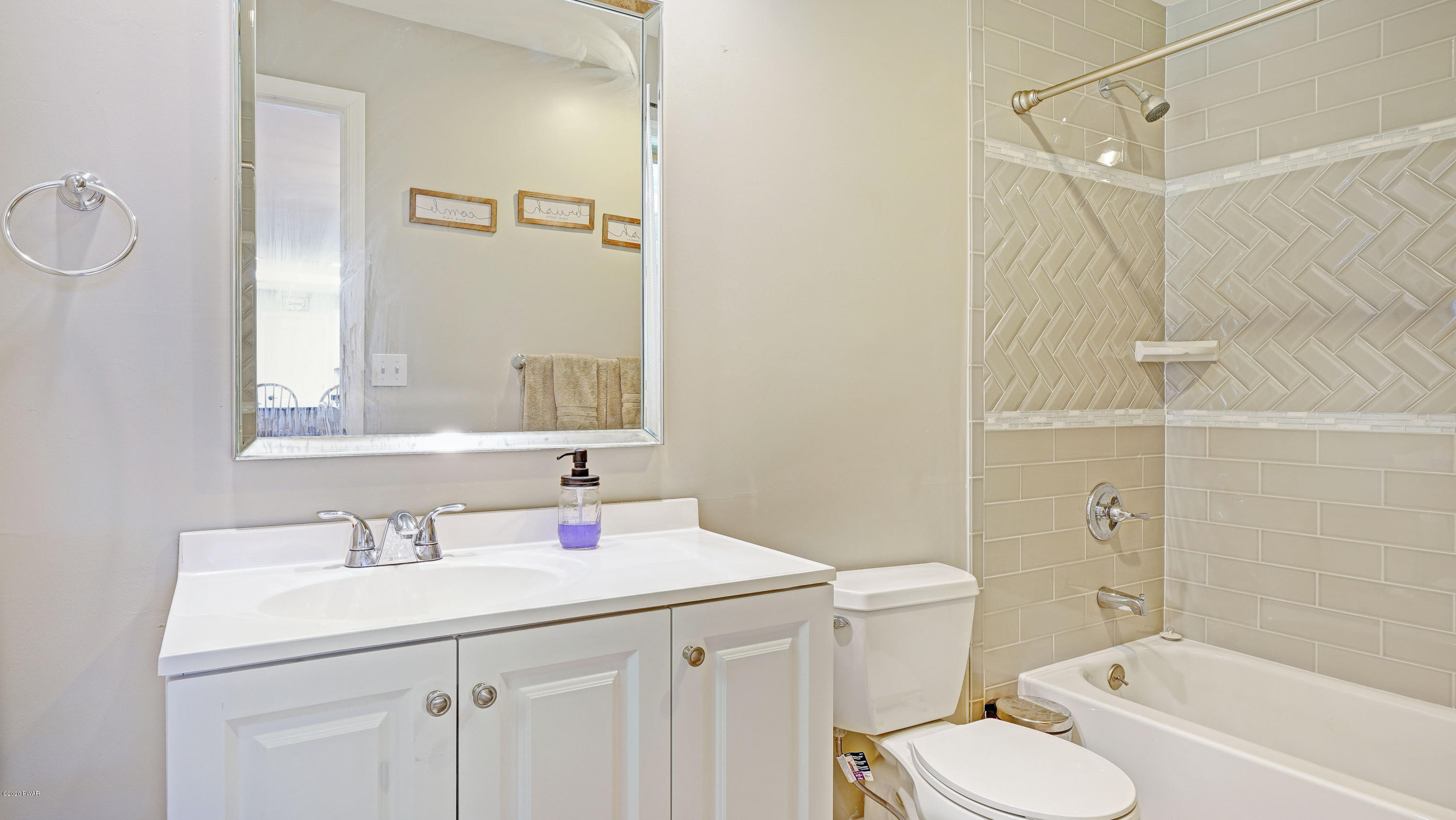 433 Raymondskill Road Milford, PA 18337 - Photo 15 of 34 DSC09435_6_7