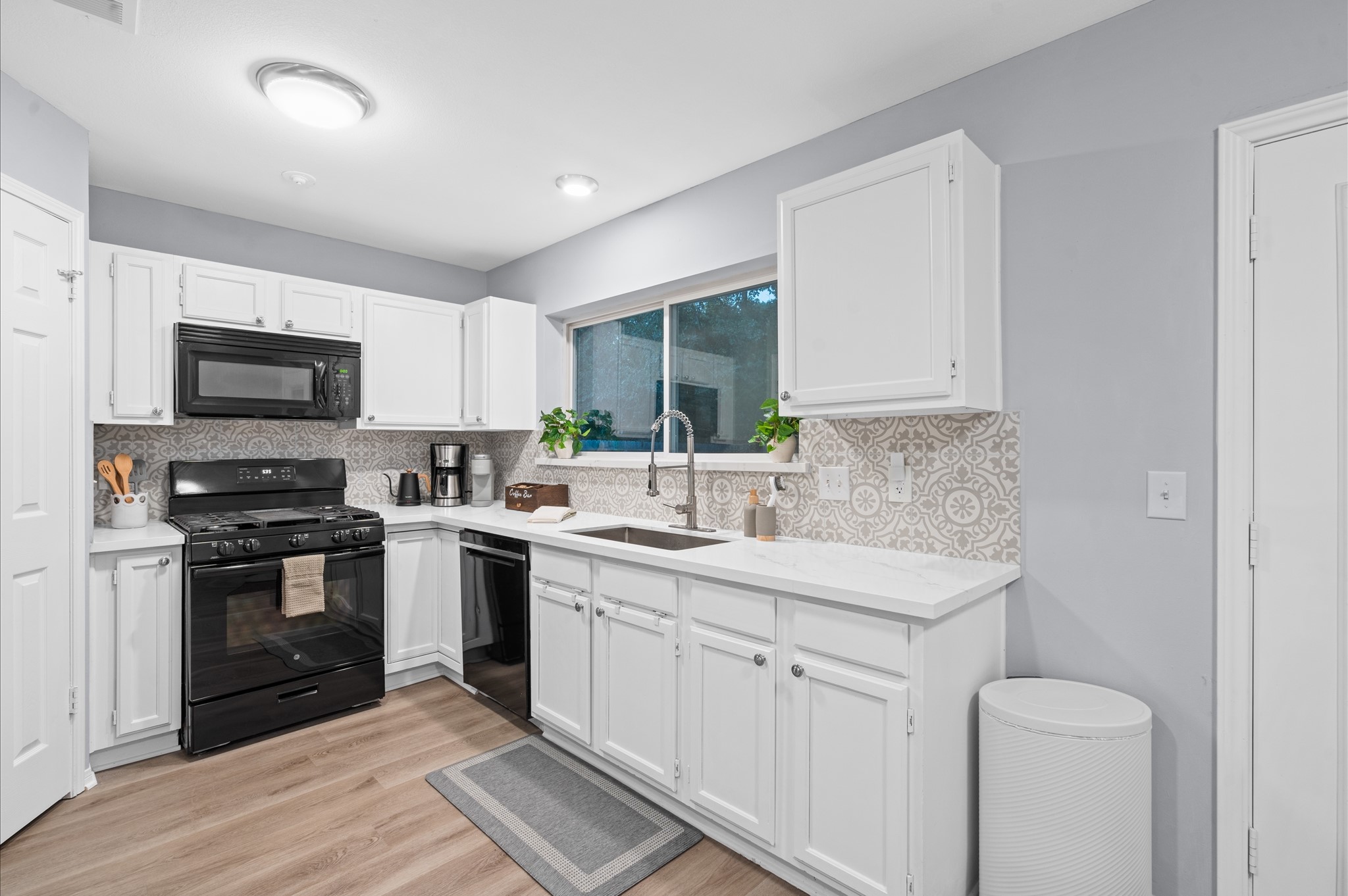 39 Still Corner Place Spring, TX 77381 - Photo 6 of 18 Gallery Image 6