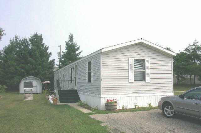 2798 South Country Club Road Warsaw, IN 46580 - Photo 3 of 3 Gallery Image 3