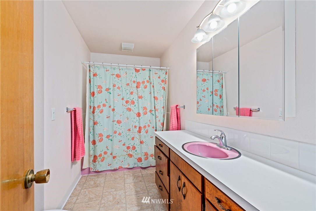 446 SR 6 Raymond, WA 98577 - Photo 14 of 25 Gallery Image 14