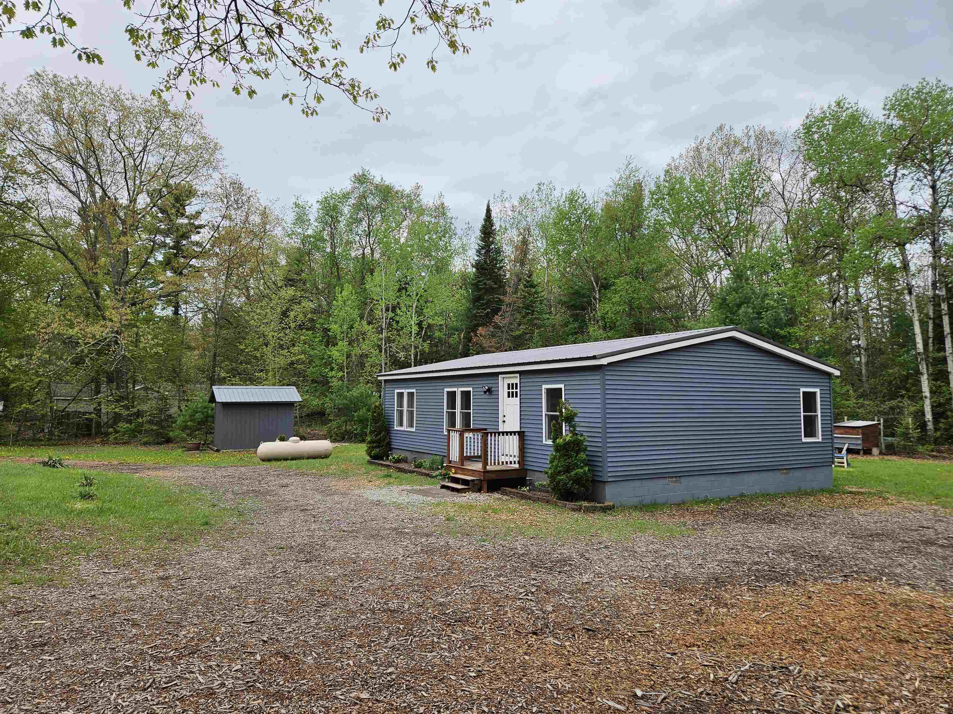 3056 Indian Hill Road Honor, MI 49640 - Photo 2 of 28