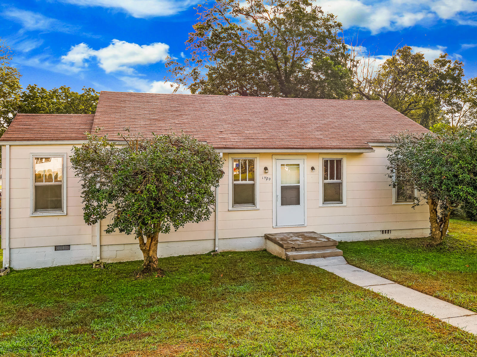 1900 McBrien Road Chattanooga, TN 37412 - Photo 1 of 15 Welcome Home!