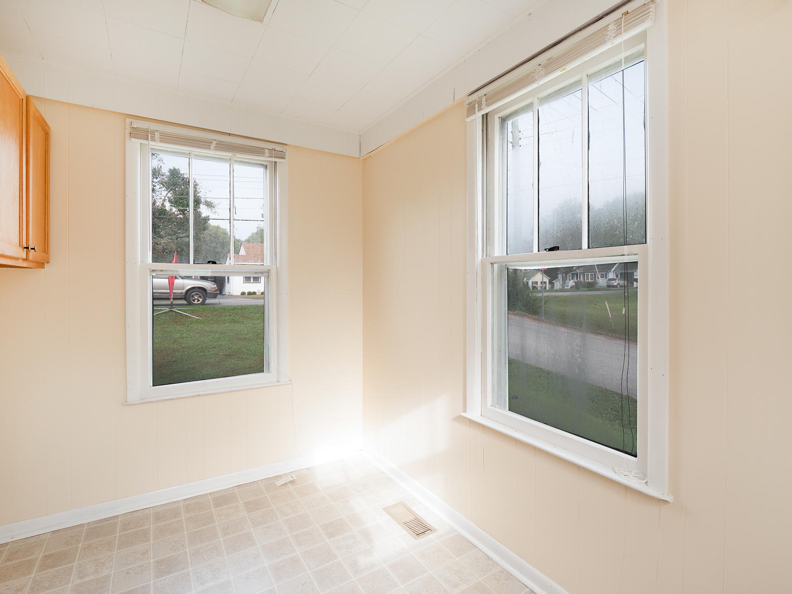 1900 McBrien Road Chattanooga, TN 37412 - Photo 10 of 15 Laundry Room