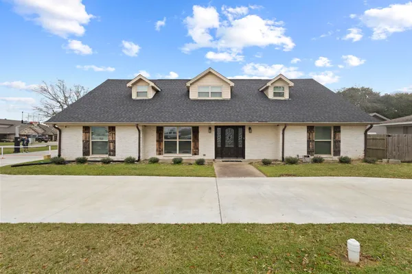 $525,900 | 4840 McKinley Avenue, Groves, TX 77619