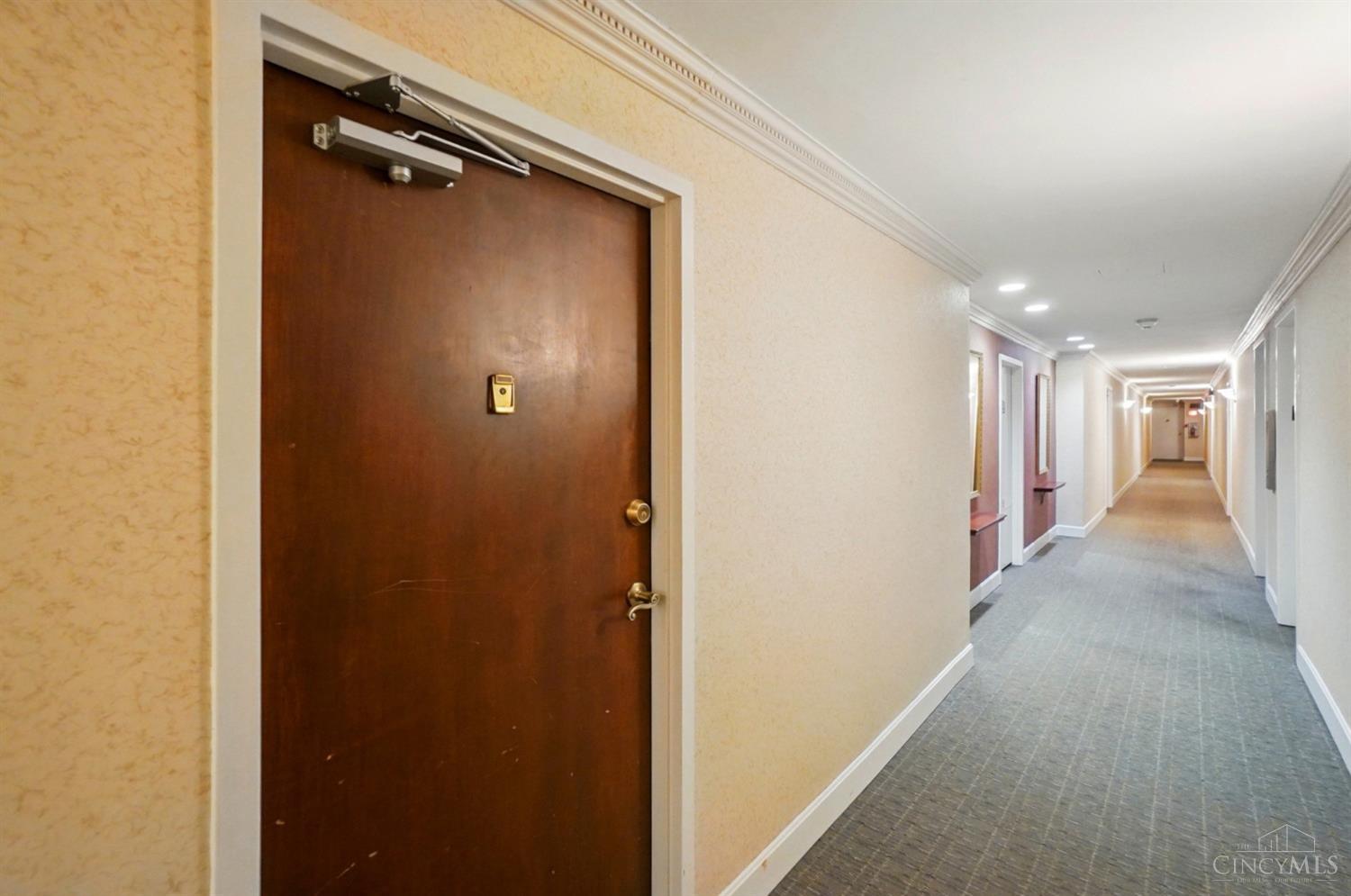 1815 William Howard Taft Road, Unit 702 Cincinnati, OH 45206 - Photo 7 of 35