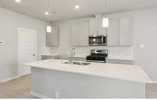 $295,940 | 623 Sand Dollar Drive, Kemah, TX 77565