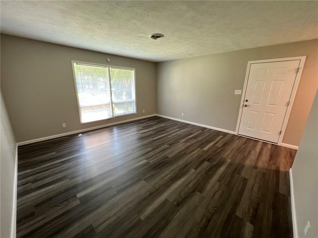 718 Howard Road Greenwood, IN 46142 - Photo 4 of 22