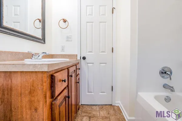 $1,500 | 122 Sagewood Drive, Thibodaux, LA 70301