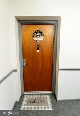 a view of entryway with a window