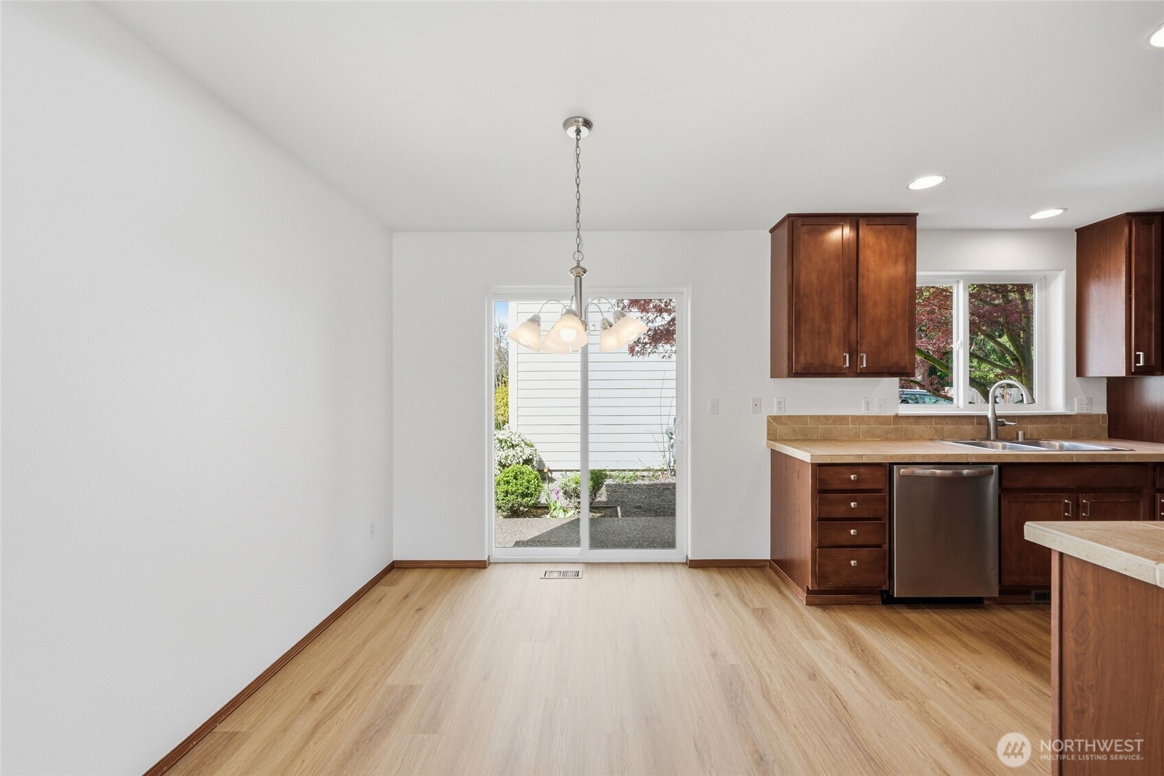 1721 Langdon Street Sumner, WA 98390 - Photo 12 of 34