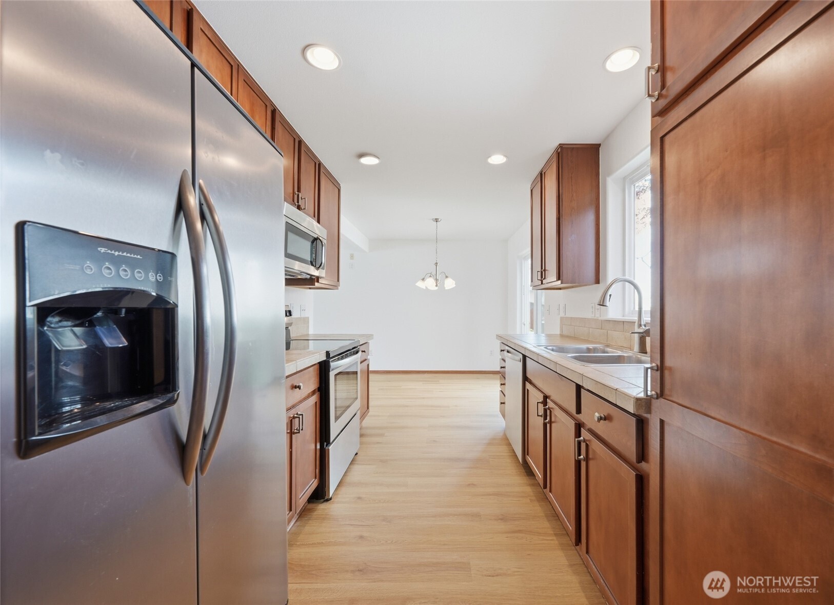 1721 Langdon Street Sumner, WA 98390 - Photo 15 of 34