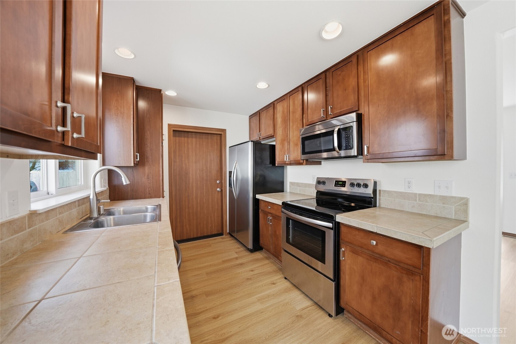 1721 Langdon Street Sumner, WA 98390 - Photo 16 of 34