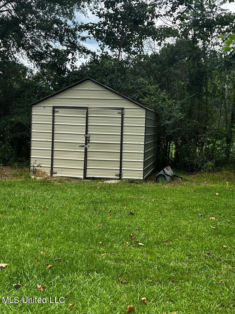 680 B Old Camp Road Poplarville, MS 39470 - Photo 4 of 21 178296_16