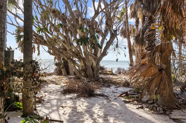 $2,150,000 | 4024 Casey Key Road, Nokomis, FL 34275