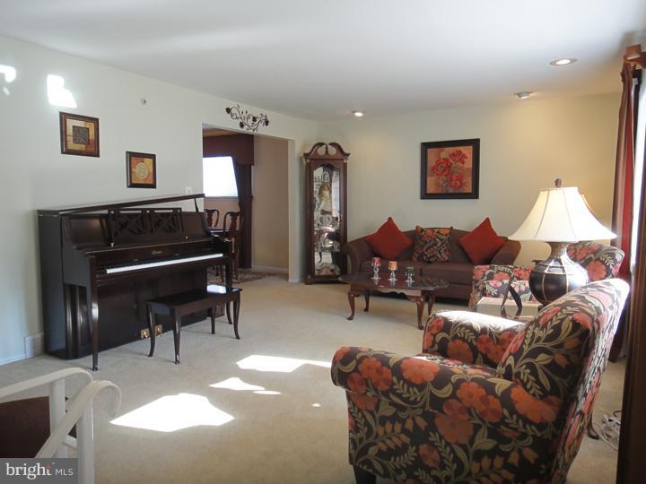 279 Beaver Road Southampton, PA 18966 - Photo 7 of 21 Gallery Image 7
