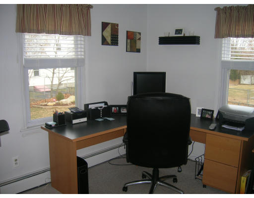 35 Sunset Road Dracut, MA 01826 - Photo 8 of 15 Gallery Image 8