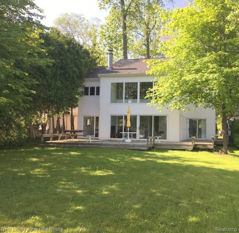 6248 Commerce Road West Bloomfield, MI 48324 - Photo 4 of 54 IMG_2034.JPG