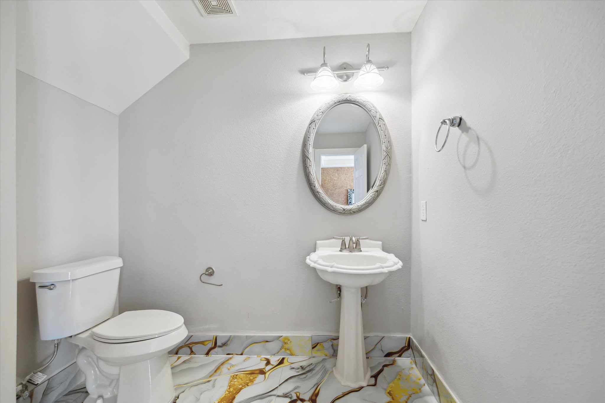 11127 Salento Court Richmond, TX 77406 - Photo 13 of 35