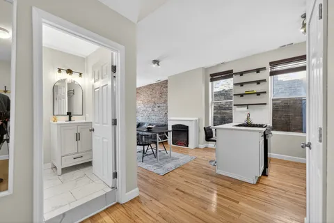 $249,950 | 1324 West Huron Street, Unit 4R, Chicago, IL 60642