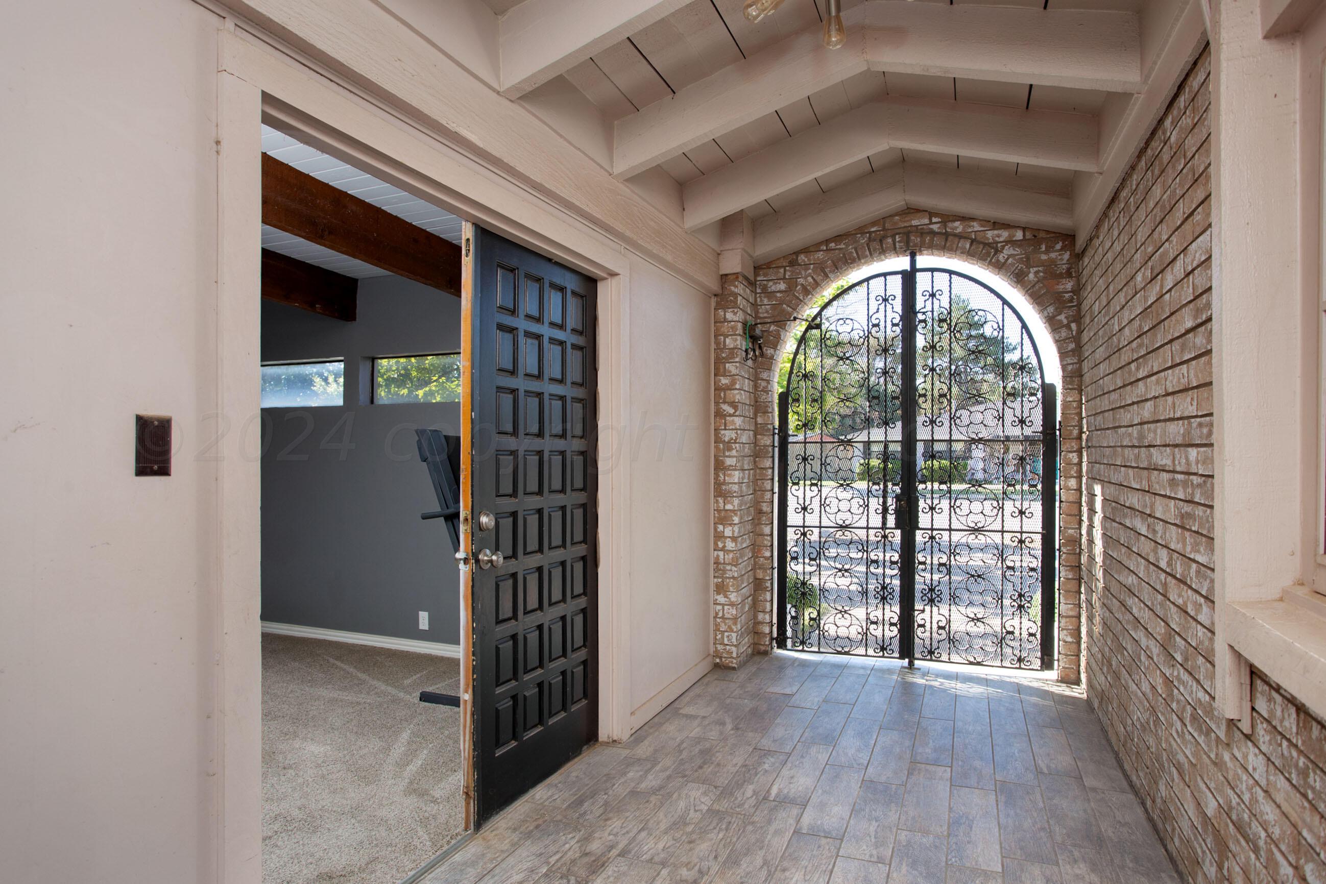 3802 Puckett Drive Amarillo, TX 79109 - Photo 4 of 38 Entry Way/Front Office