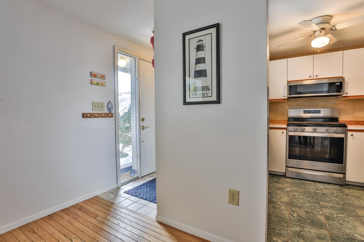 1 Rockingham Court, Unit 125 Bedford, NH 03110 - Photo 3 of 39 Gallery Image 3
