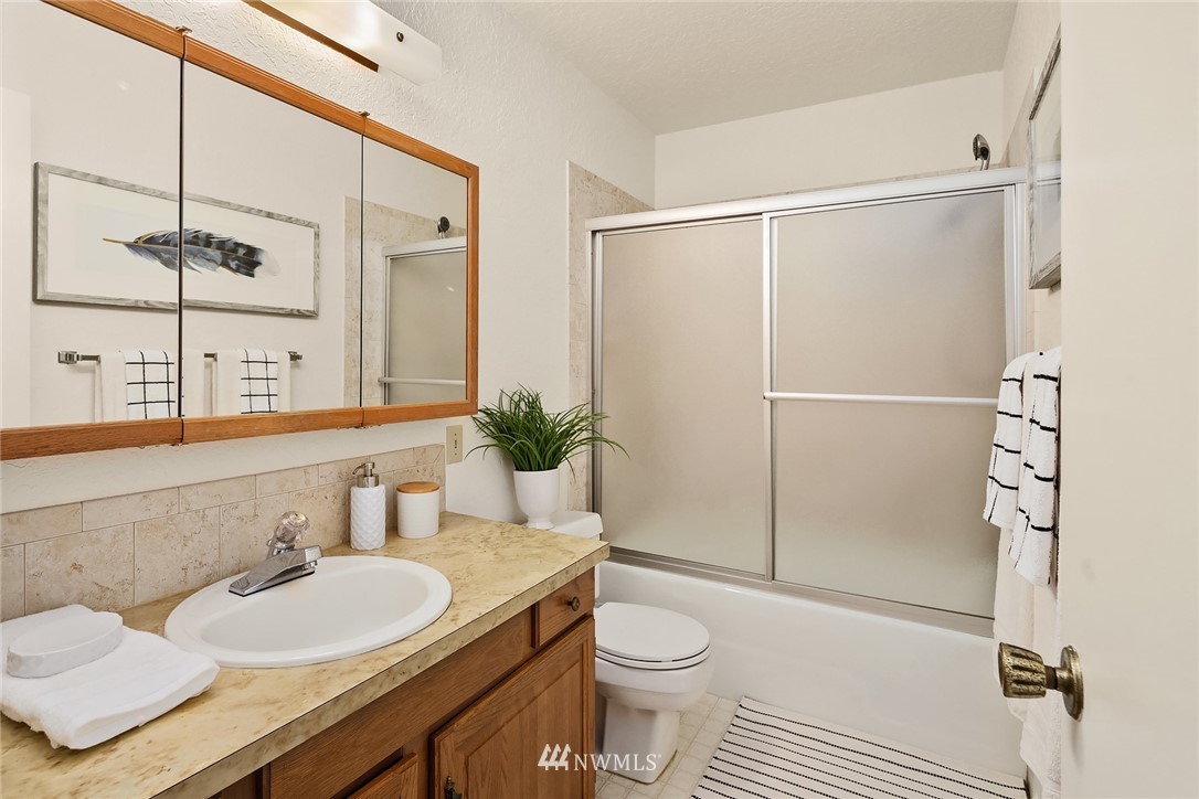 22913 Brier Road Brier, WA 98036 - Photo 21 of 38