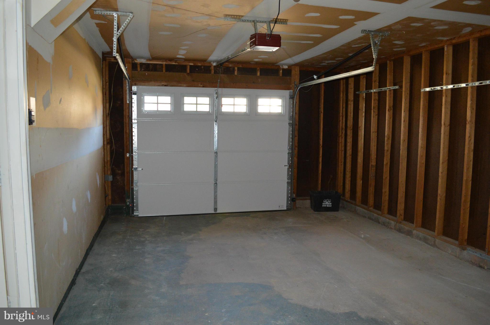 13726 Palm Road Woodbridge, VA 22193 - Photo 14 of 22 Garage