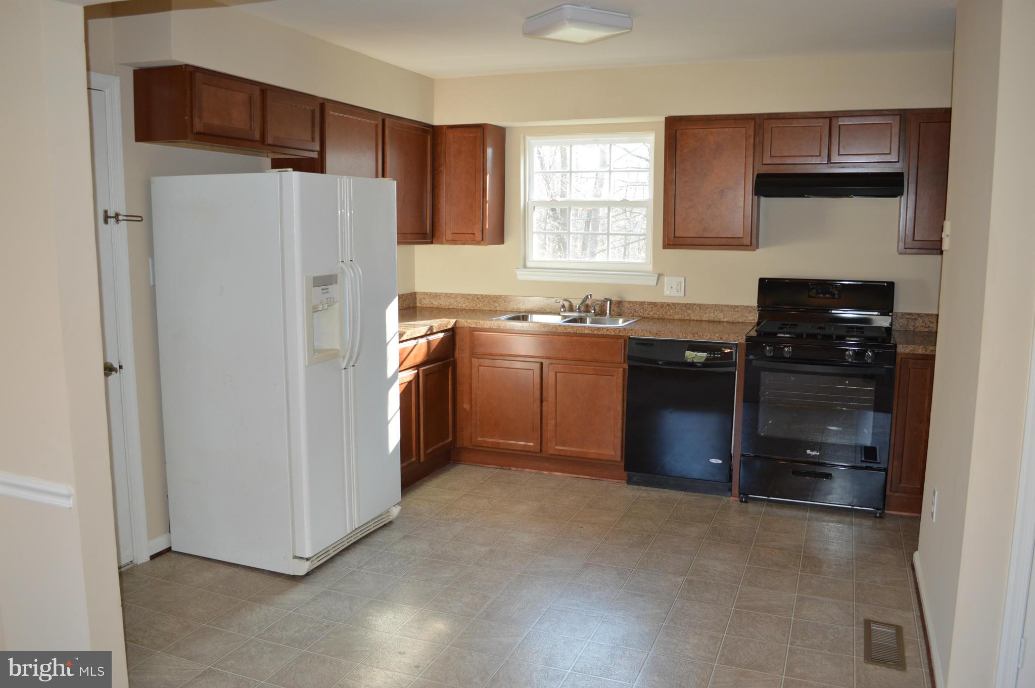 13726 Palm Road Woodbridge, VA 22193 - Photo 7 of 22 Kitchen
