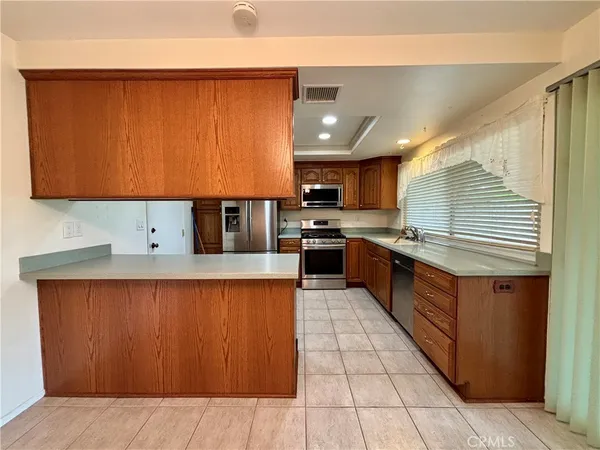 $2,250 | 1955 Silver Oak Way, Hemet, CA 92545