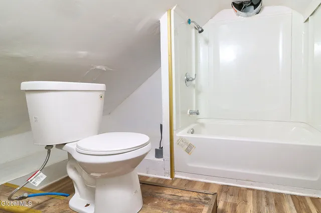 $2,300 | 1369 Santa Fe Street, Schenectady, NY 12303