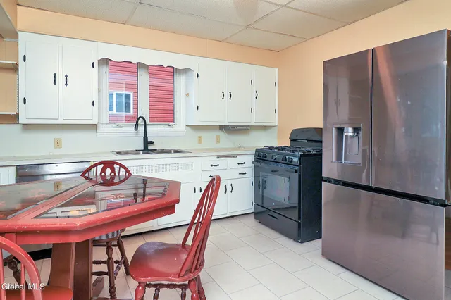 $2,300 | 1369 Santa Fe Street, Schenectady, NY 12303