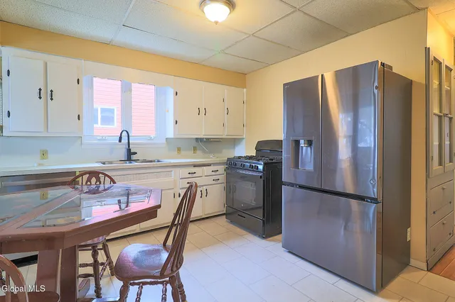 $2,300 | 1369 Santa Fe Street, Schenectady, NY 12303