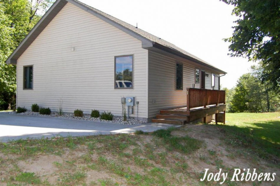 9517 9 Mile Road Kaleva, MI 49645 - Photo 20 of 27 21-