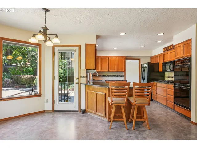 $649,900 | 704 Southeast Greenway Drive, Gresham, OR 97080