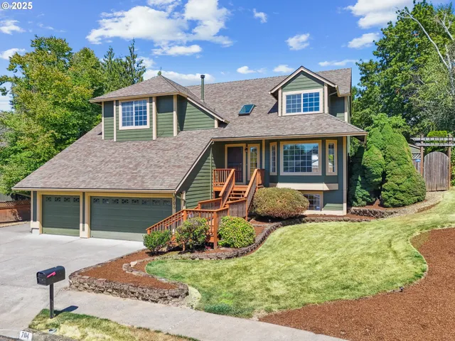 $649,900 | 704 Southeast Greenway Drive, Gresham, OR 97080