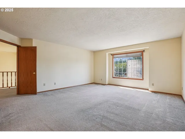 $649,900 | 704 Southeast Greenway Drive, Gresham, OR 97080