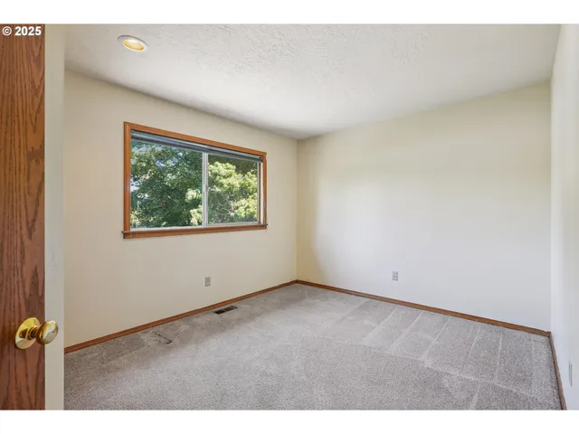 $649,900 | 704 Southeast Greenway Drive, Gresham, OR 97080