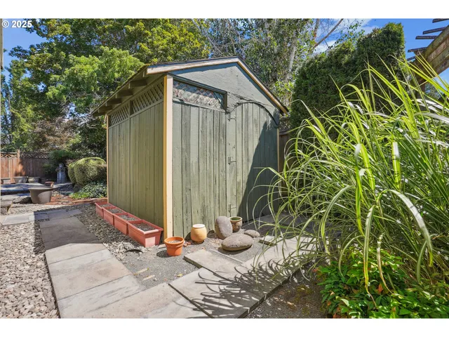 $649,900 | 704 Southeast Greenway Drive, Gresham, OR 97080