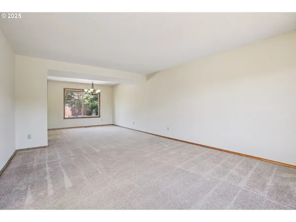 $599,000 | 704 Southeast Greenway Drive, Gresham, OR 97080