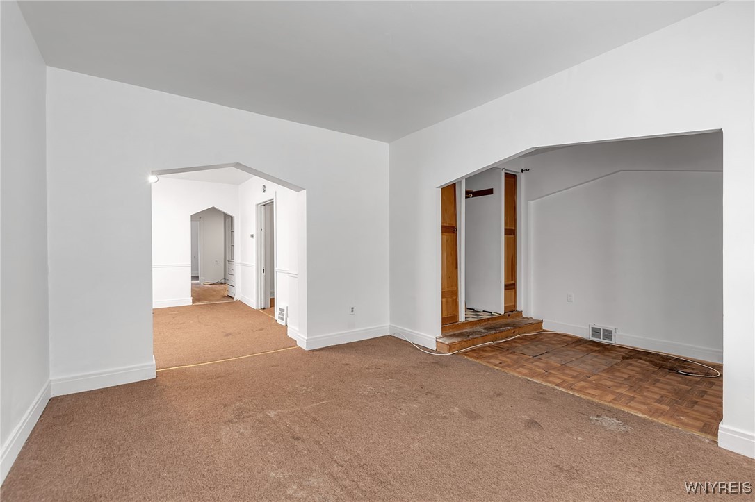 62 Pine Ridge Road Cheektowaga, NY 14211 - Photo 11 of 34