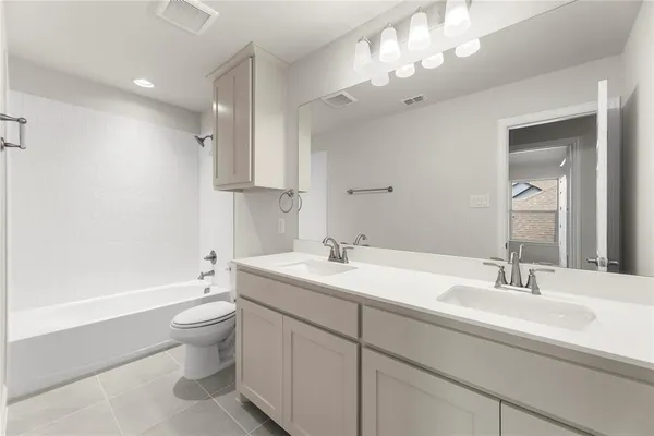 $639,267 | 3907 Lochwood Drive, Rowlett, TX 75088