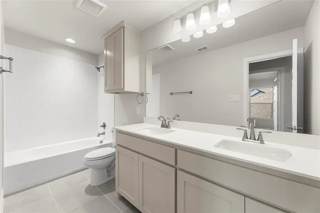 $639,267 | 3907 Lochwood Drive, Rowlett, TX 75088