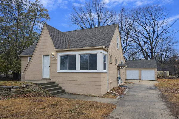 $224,900 | 21671 Sunnyview Street, Clinton Township, MI 48035