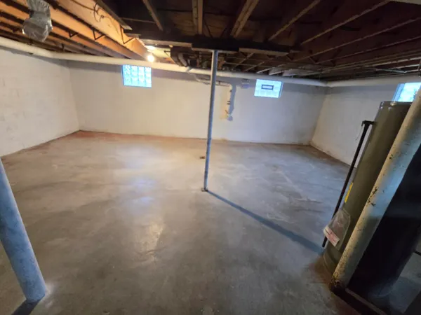 $224,900 | 21671 Sunnyview Street, Clinton Township, MI 48035