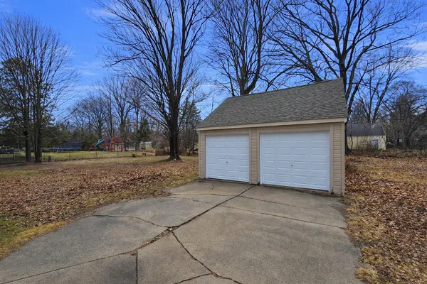 $224,900 | 21671 Sunnyview Street, Clinton Township, MI 48035