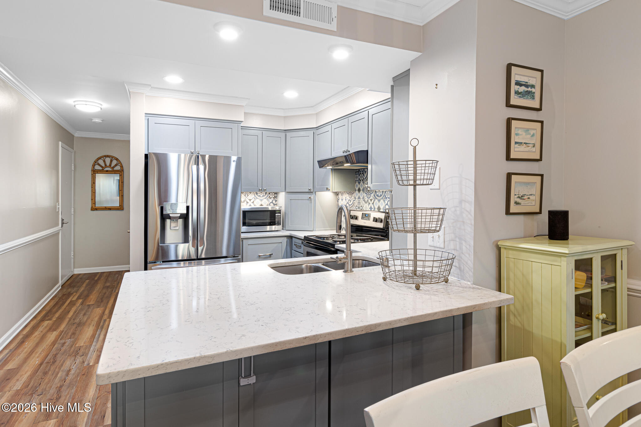 2111 West Fort Macon Road, Unit 211 DUNESCAPE Atlantic Beach, NC 28512 - Photo 15 of 39 Kitchen Island