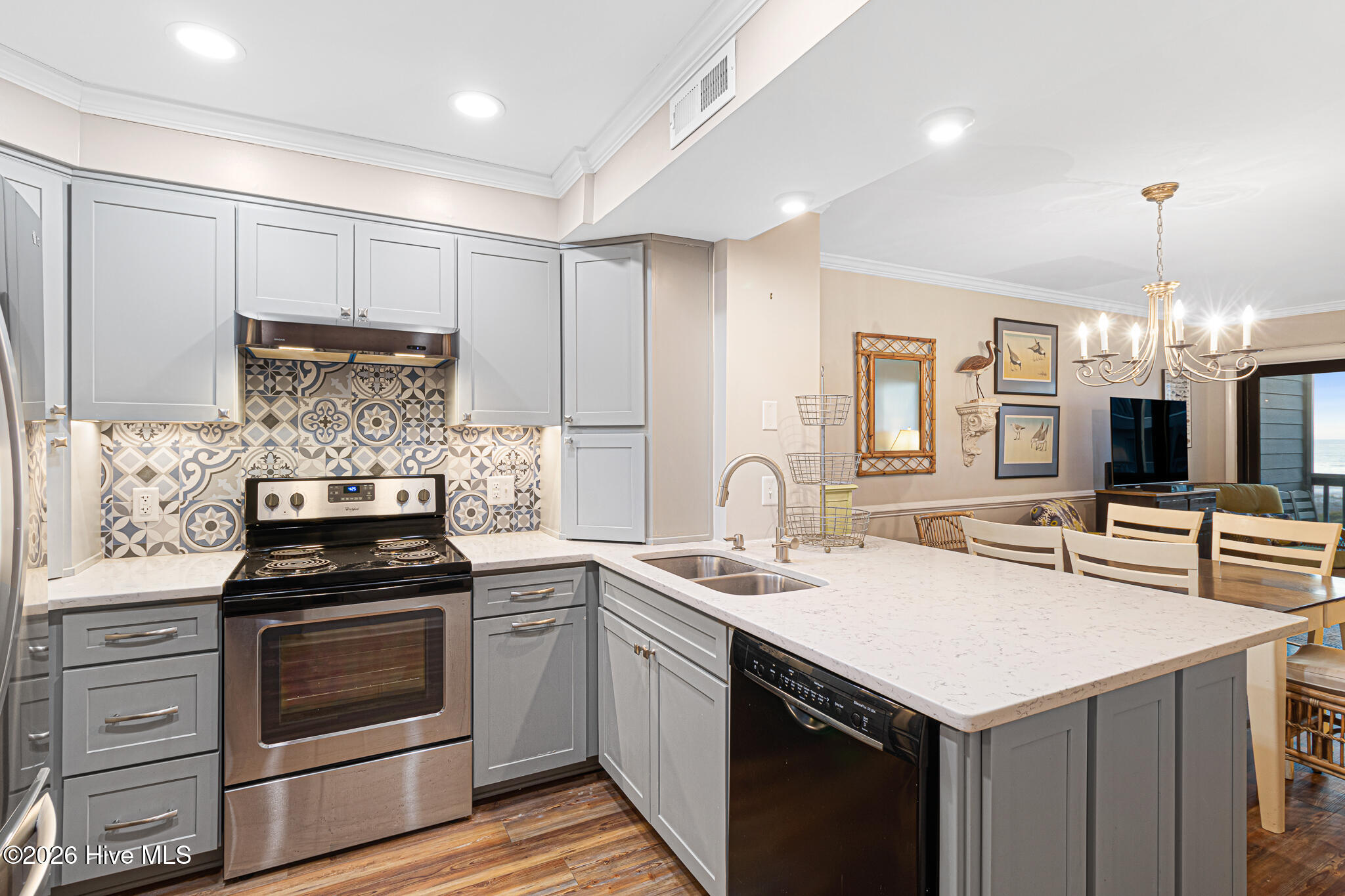 2111 West Fort Macon Road, Unit 211 DUNESCAPE Atlantic Beach, NC 28512 - Photo 4 of 39 Kitchen