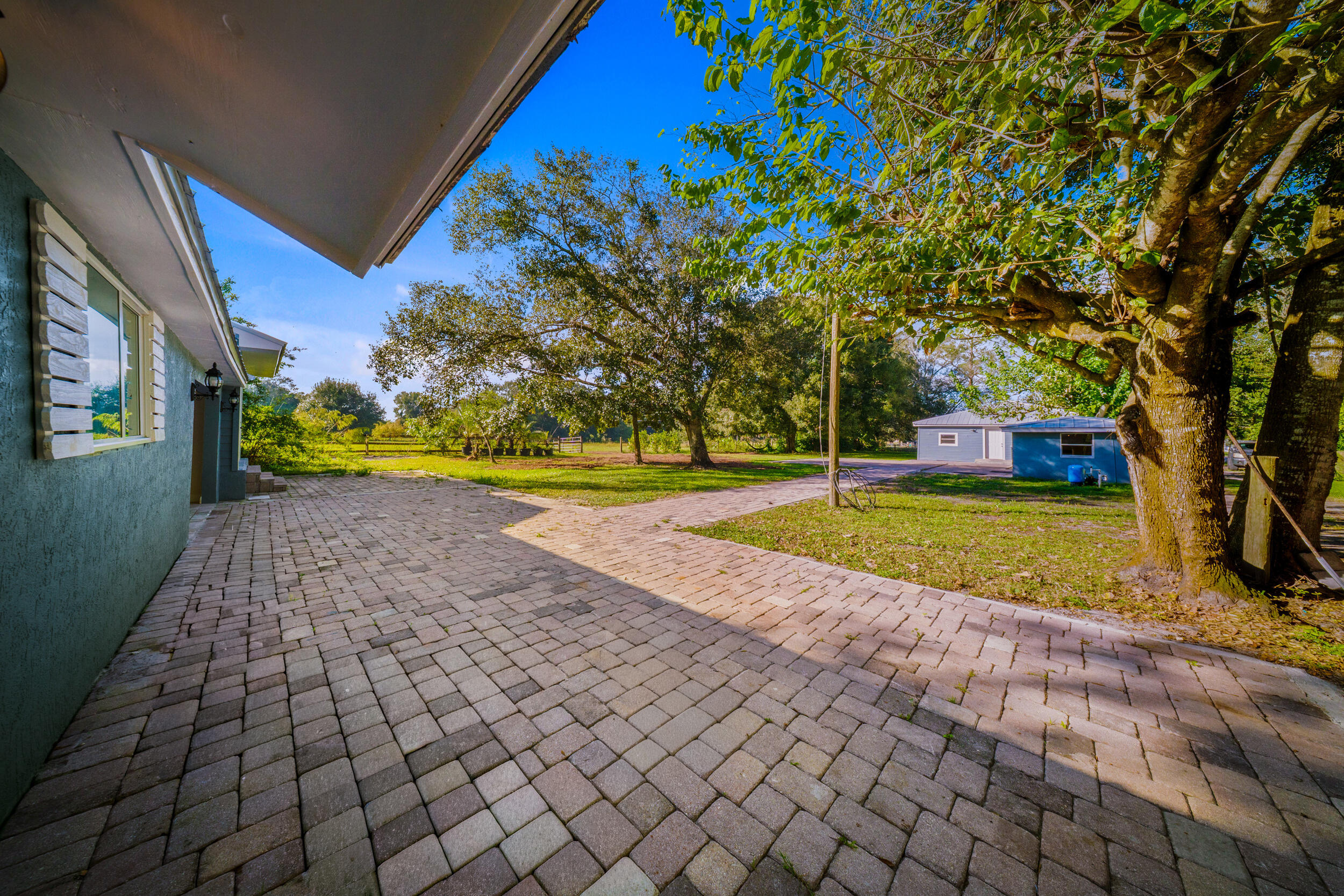 250 Northwest 98th Street Okeechobee, FL 34972 - Photo 25 of 39 Office/Apartment area